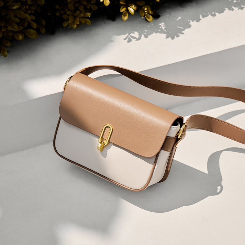 Le sac à bandoulière en cuir pour femme