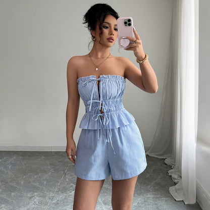 Ensemble deux pièces avec haut et short noué
