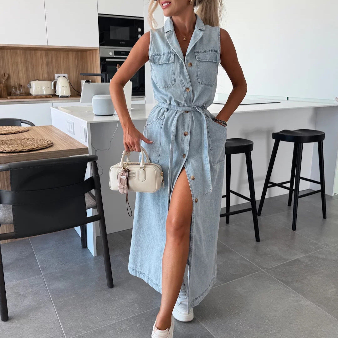 robe en jean sans manches avec une taille étroite